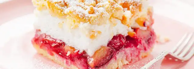 Przepisy ciasto ze śliwkami z bezową pianką, które zachwycą każdego