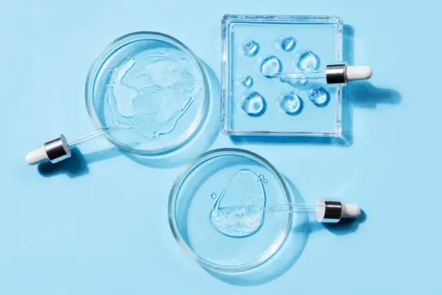 Kwas hialuronowy: Na co pomaga? Uroda, stawy, oczy pełny poradnik