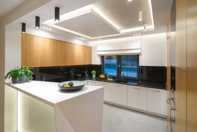 Jakie oświetlenie sufitowe do kuchni wybrać, aby uniknąć błędów?