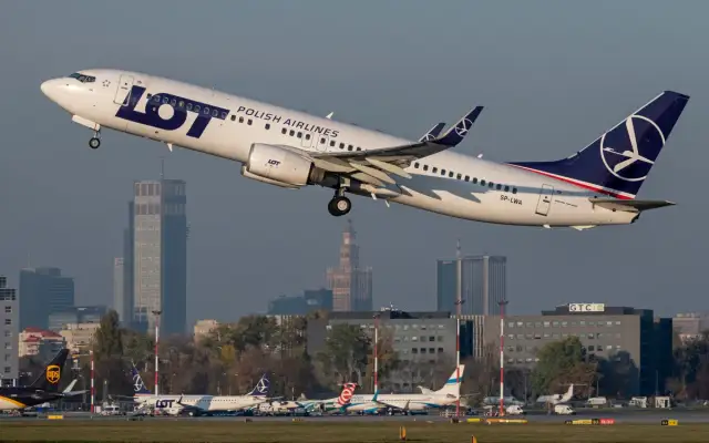 Ile samolotów ma LOT? Zaskakujące fakty o flocie PLL LOT