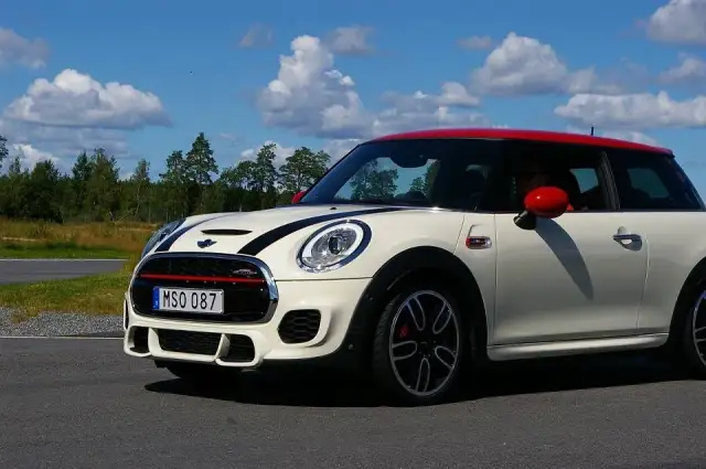Cena nowego Mini Cooper: Ile kosztuje ten stylowy samochód kompaktowy?