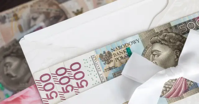 Ile świadkowa daje na wesele? Odkryj prawdziwe kwoty i porady