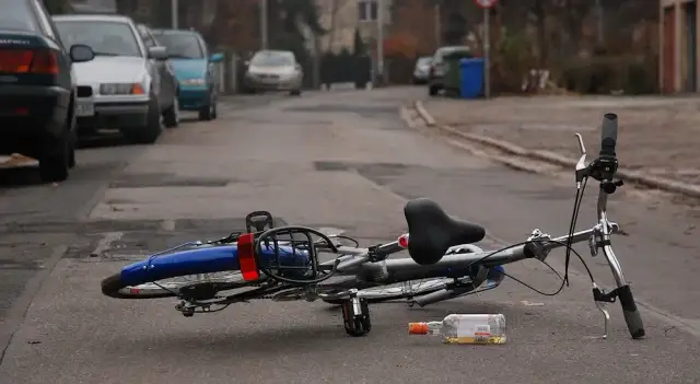 Czy można prowadzić rower pod wpływem? Poznaj konsekwencje prawne