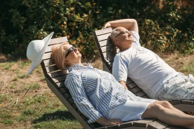 Czy muszę przejść z renty na emeryturę? Sprawdź ważne informacje