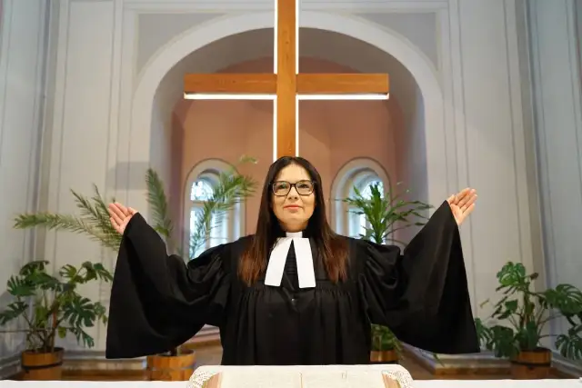 Czy ksiądz ewangelicki ma żonę i rodzinę? Poznaj życie duchownych