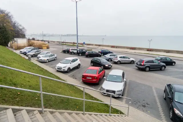 Gdzie zaparkować w Kołobrzegu? Sprawdź najlepsze opcje parkingowe