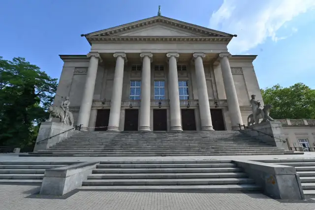 Teatr Wielki w Warszawie: historia, wydarzenia i tajemnice kultury