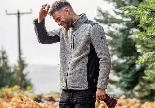 Jak wybrać idealny polar na narty, by cieszyć się ciepłem i komfortem