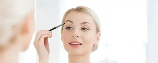 Jak zrobić makijaż krok po kroku, aby uniknąć najczęstszych błędów