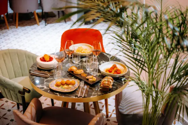 Oradea gdzie zjeść: najlepsze restauracje i lokalne specjały