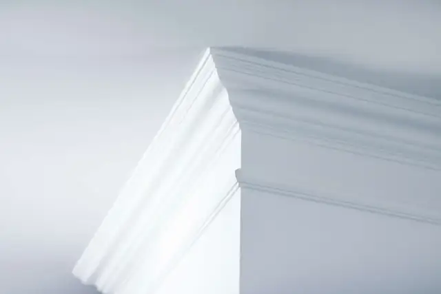 Jak docinać listwy sufitowe - uniknij błędów i uzyskaj idealne cięcia