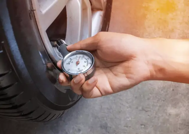 Ile powietrza w oponach 225/45 R17? Kluczowe informacje dla bezpieczeństwa