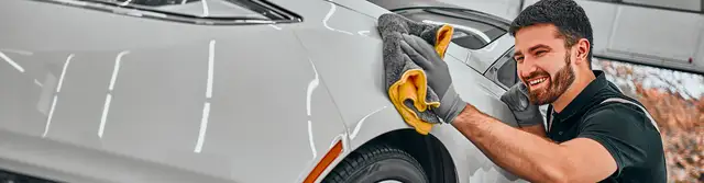 Jak umyć auto bez smug? Sprawdzone metody i triki