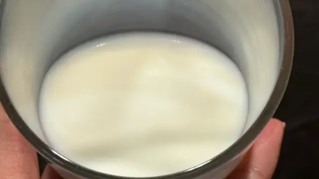 Czy mleko ma węglowodany? Sprawdź fakty i kalorie!