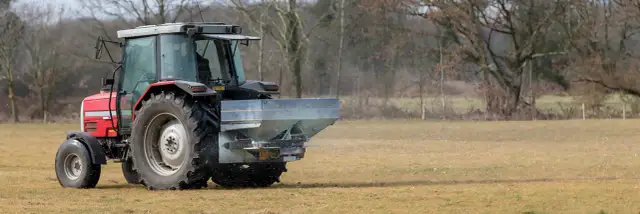  Rozsiewacz nawozu lejek - dokładny, precyzyjny, równomierne rozsypywanie nawozu