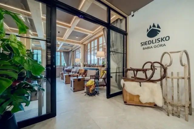 Gdzie zjeść w Zawoi? Top restauracje i smaki u stóp Babiej Góry