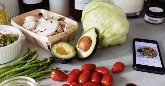 Dlaczego polscy aktorzy po 50-tce inspirują do zdrowego gotowania?