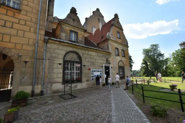 Zamek książęcy w Oleśnicy: historia, architektura i atrakcje turystyczne