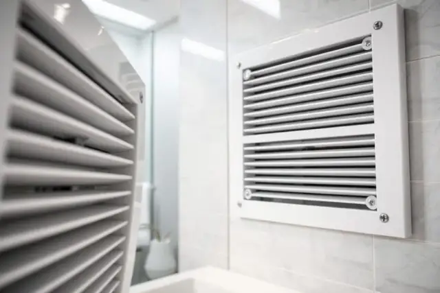 Kratka wentylacyjna do łazienki w bloku: Wybierz mądrze i bez kar!