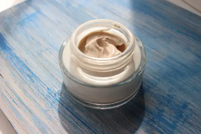 Jak zrobić naturalny krem BB w domu – prosty przepis i porady