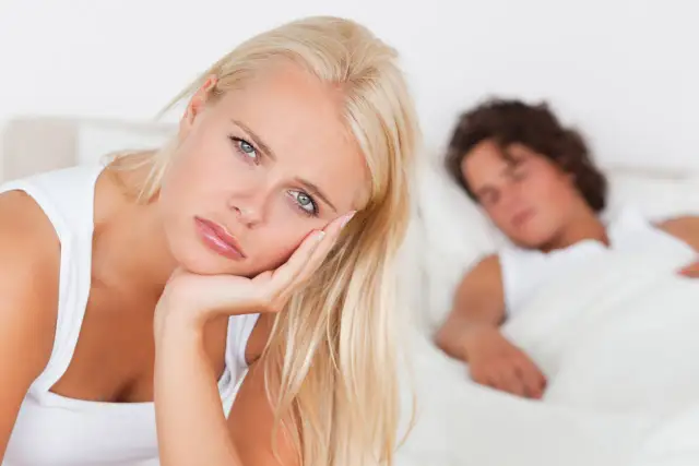 Związek z młodszym mężczyzną: Czy warto zaryzykować dla szczęścia?