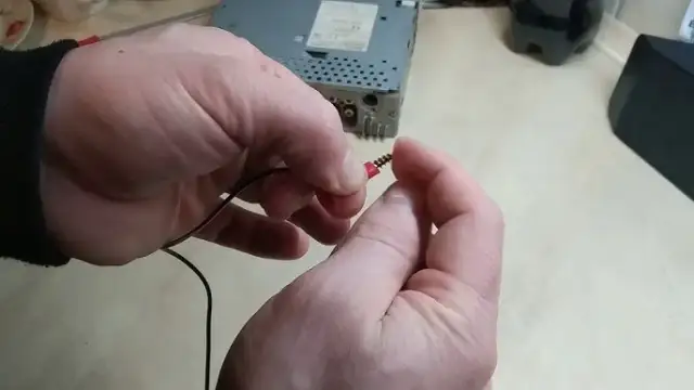 Jak sprawdzić antenę w samochodzie i poprawić odbiór radia