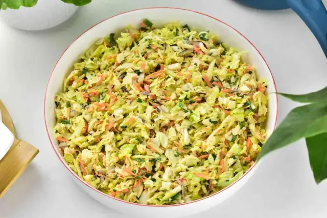 Dopraw surówkę z kapusty pekińskiej: Klasyka, Azja, Fit!