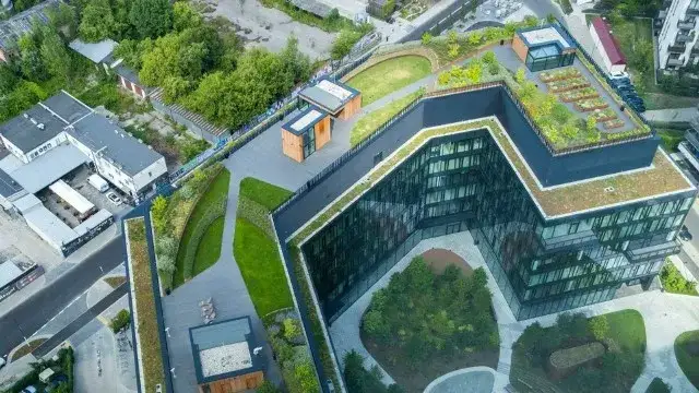 Warszawa: Odkryj niszowe atrakcje i sekrety miasta jak miejscowy!