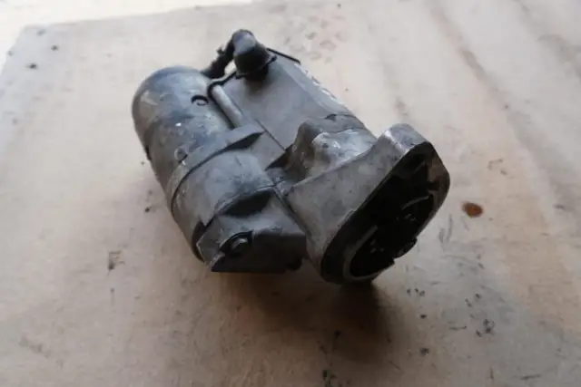 Rozrusznik w Toyota Corolla Verso: kompletna instrukcja lokalizacji i demontażu