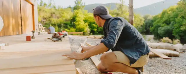 Jak zrobić wylewkę pod taras i uniknąć najczęstszych błędów