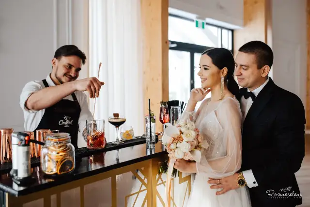 Zespół na wesele: Ile zapłacisz? Cennik, ukryte koszty i porady