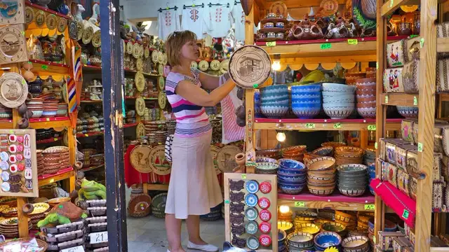 Co warto kupić w Bułgarii ubrania – odkryj unikalne skarby mody