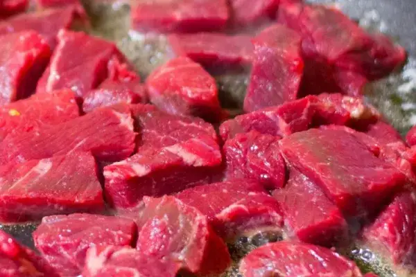 Jak kroić wołowinę, aby uniknąć twardego mięsa i cieszyć się smakiem