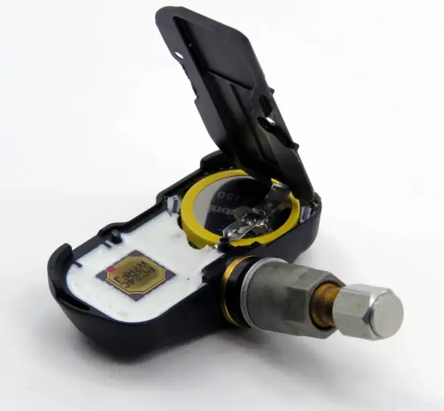 Jak zresetować czujnik ciśnienia w oponach Opel Astra J bez problemów