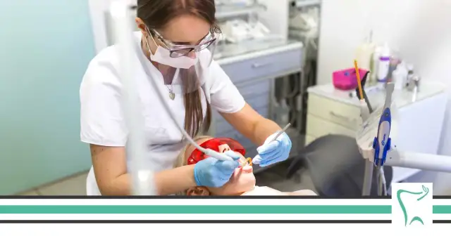 Jak opanować odruch wymiotny u dentysty? Porady eksperta.