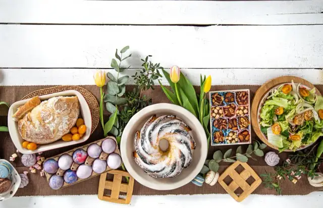 Obiad wielkanocny: Klasyka czy nowoczesność? Sprawdź nasze menu!