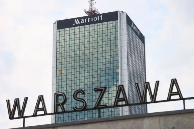 Ile pięter ma hotel Marriott w Warszawie? Zaskakujące informacje!