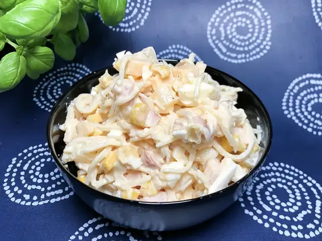 Sałatka z selera konserwowego: przepis idealny + sekrety smaku