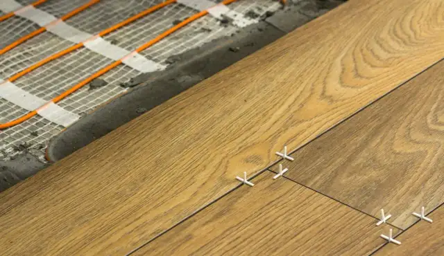 Podłogówka w salonie 30m2 - 2 czy 3 pętle? Sprawdź!