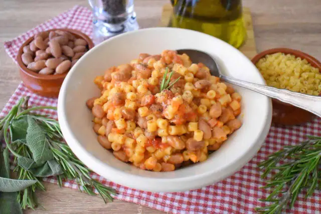 Sekret Pasta e Fagioli: Przepis jak od włoskiej Nonny!