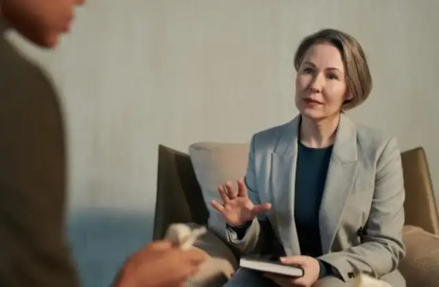 Jak podpisać kontrakt z NFZ psycholog - uniknij najczęstszych błędów