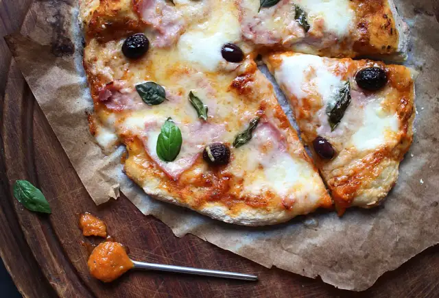 Pizza Mozzarella : La Recette Maison qui Bat la Pizzeria ?