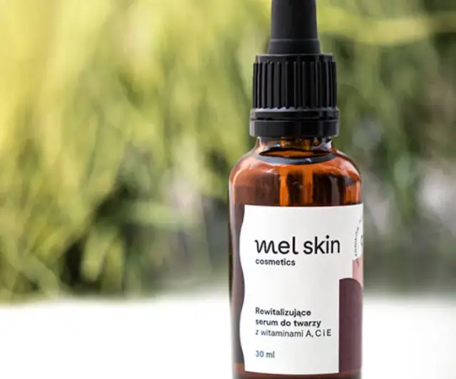 Melo rewitalizujące serum do twarzy - naturalne składniki i efekty