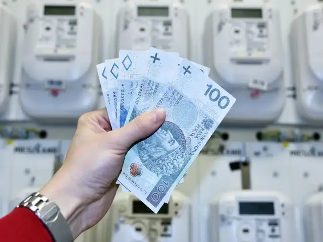 Ile zdrożeje prąd po zamrożeniu cen? Przewidywania i konsekwencje