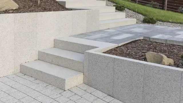 Jak zrobić schody z kamienia w ogrodzie – uniknij najczęstszych błędów