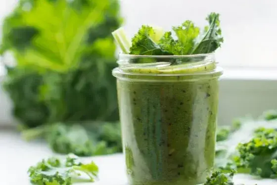 Pomysły na obiad z jarmużu, które zaskoczą Twoje kubki smakowe