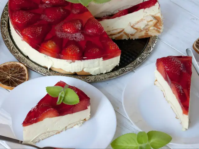 Ile wody do galaretki na ciasto? Sprawdź, jak uzyskać idealną konsystencję