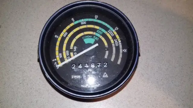 Jak naprawić licznik motogodzin Zetor: 6 skutecznych kroków