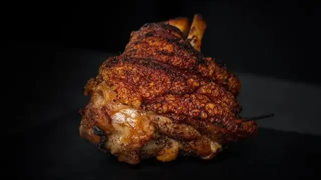 Jak długo piec golonkę w piekarniku, aby uzyskać idealną chrupkość?