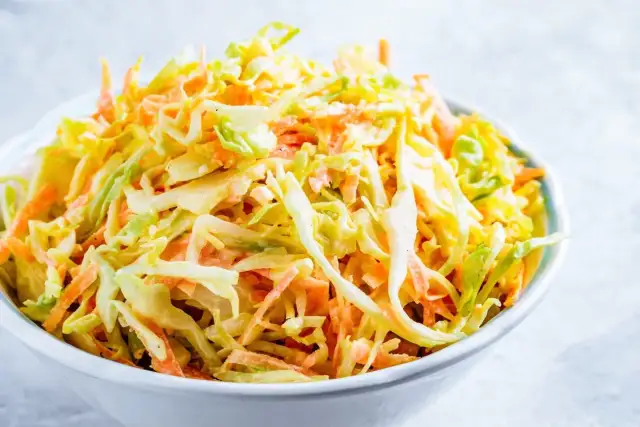 Sekretna surówka z kapusty jak z "chińczyka" przepis krok po kroku